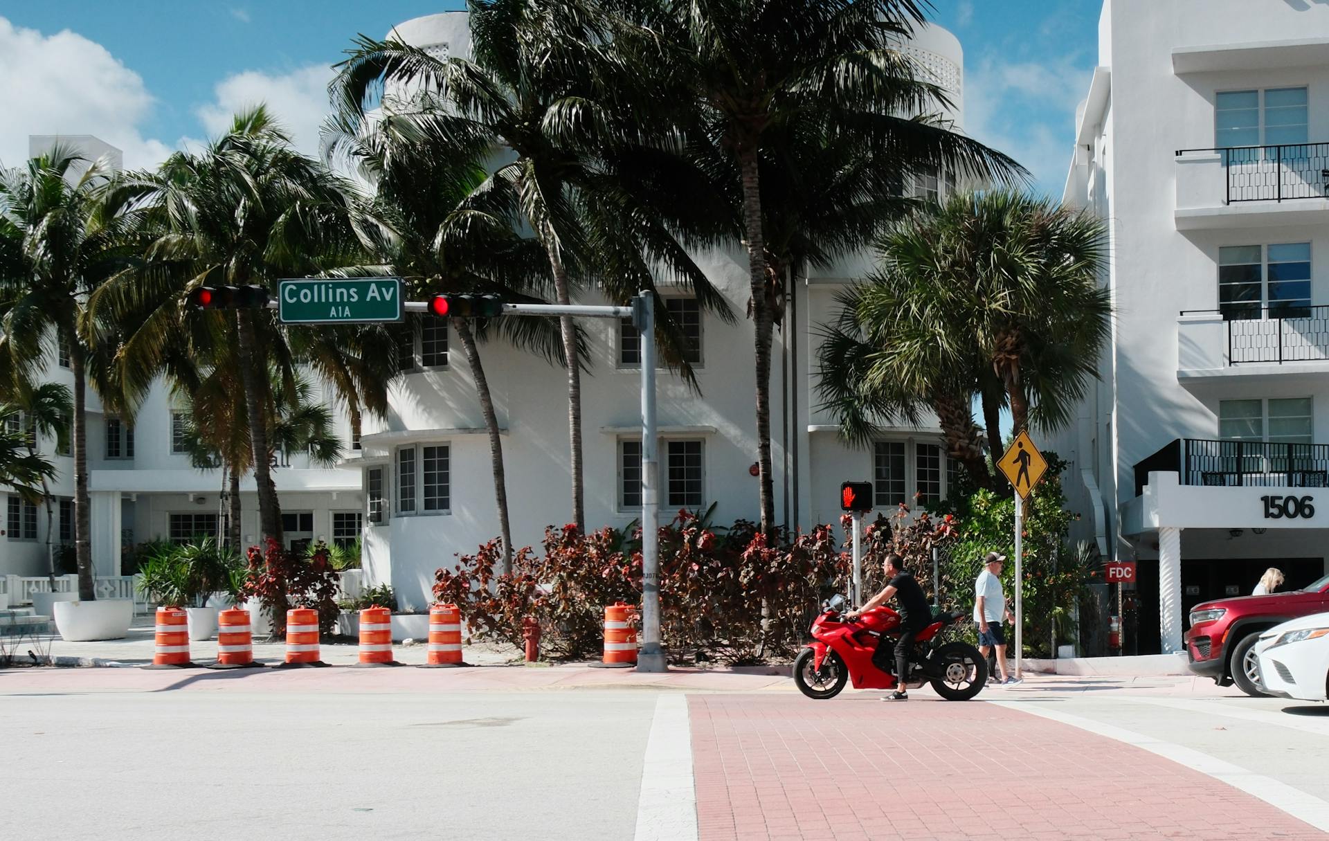 Collins Avenue and Lincoln Road intersection